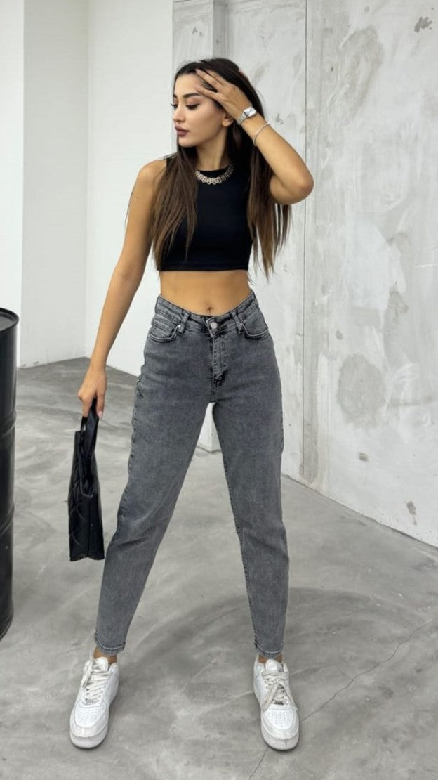 Elegant Womes Gray Mom Fit Jeans
